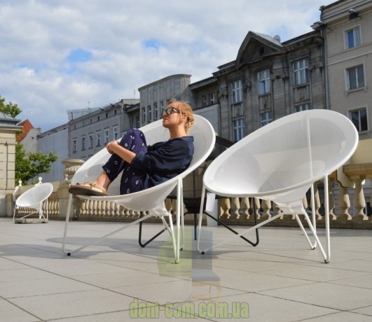 Оригинальное дизайнерское кресло для улицы Noti Comfee