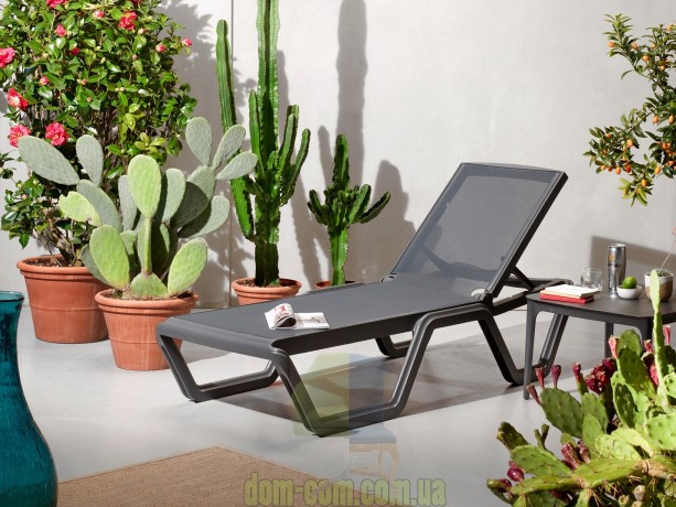Практичный шезлонг SCAB Design Vela 2044
