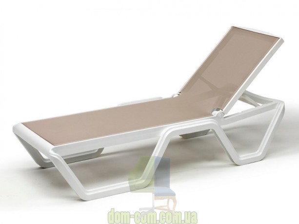 Практичный шезлонг SCAB Design Vela 2044