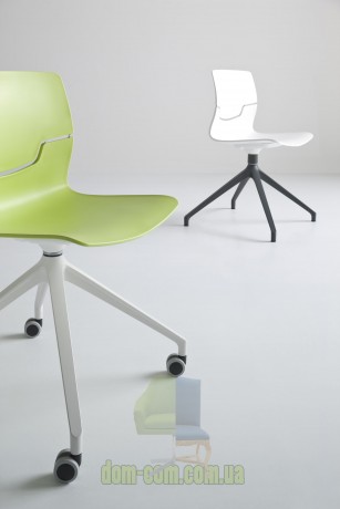 Изысканный поворотный стул Gaber SLOT