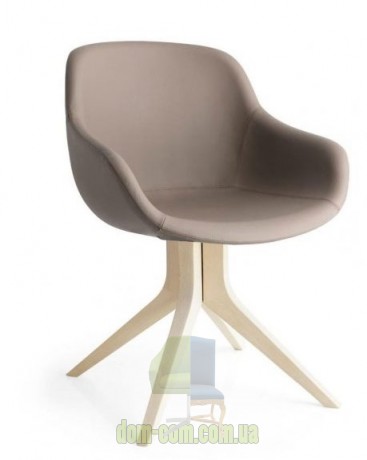 Кресло на оригинальных деревянных ногах Calligaris Igloo CS1837