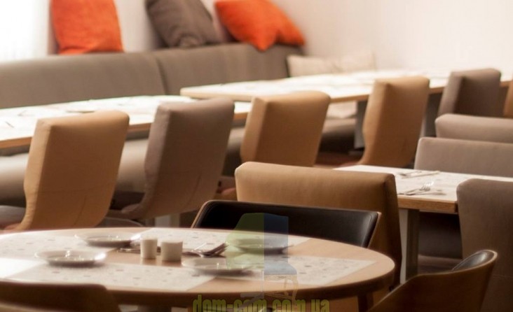 Стул в мягкой обивке Noti Comma