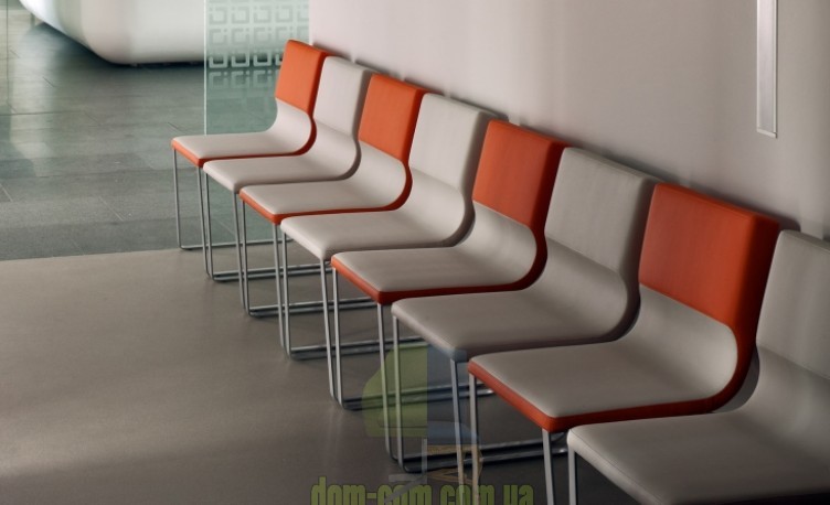 Стул в мягкой обивке Noti Comma