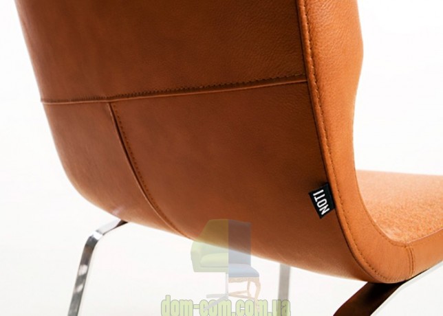 Барный стул в мягкой обивке Noti Comma