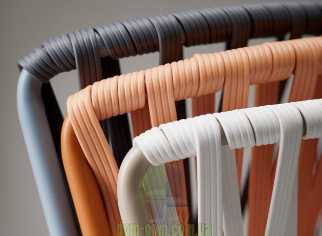 Необычный стул со спинкой из ленты SCAB Design Lisa Club