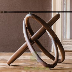 Стол на красивой деревянной ноге Cattelan Carioca