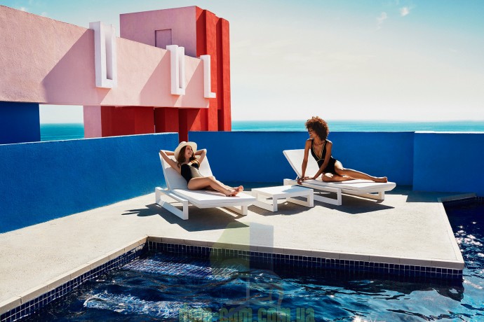 Изящный шезлонг Vondom Frame