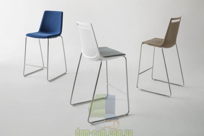  Комфортный барный стул Gaber AKAMI