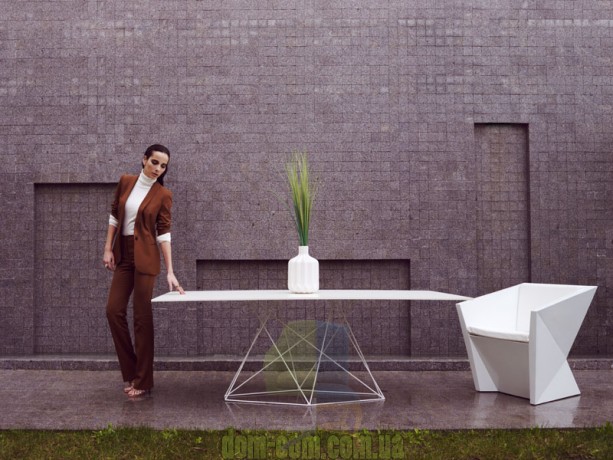 Дизайнерское кресло Vondom Faz от Ramon Esteve