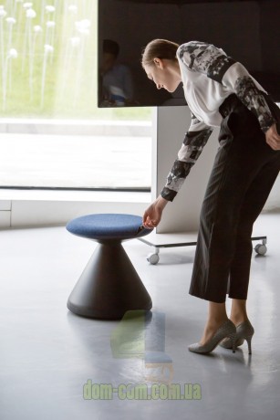 Дизайнерский табурет с поворотным сидением Fungus Milani