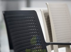 Стул с подлокотниками из технополимера SCAB Design Emi 2342