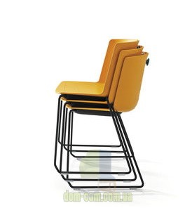 Эргономичный стул Clark Milani на полозьях