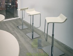 Привлекательный барный стул в коже Gaber ASOLO