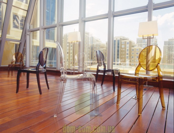 Прозрачный стул с круглой спинкой Elizabeth Siesta 034 янтарный прозрачный