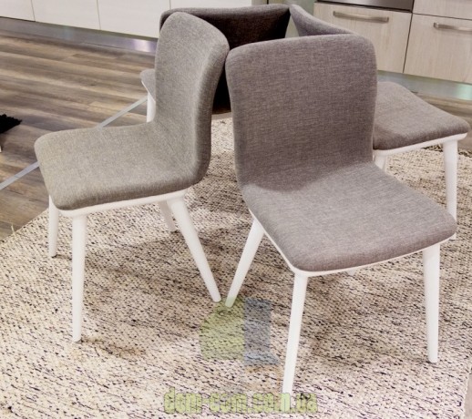 Стул модерн на деревянном каркасе Calligaris Annie CS/1809