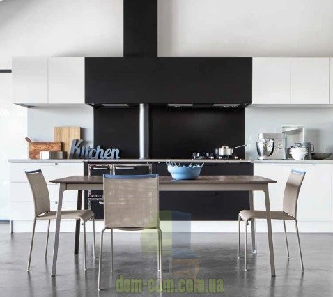 Обеденный стул в сетчатой обивке Calligaris Web CS/1453 