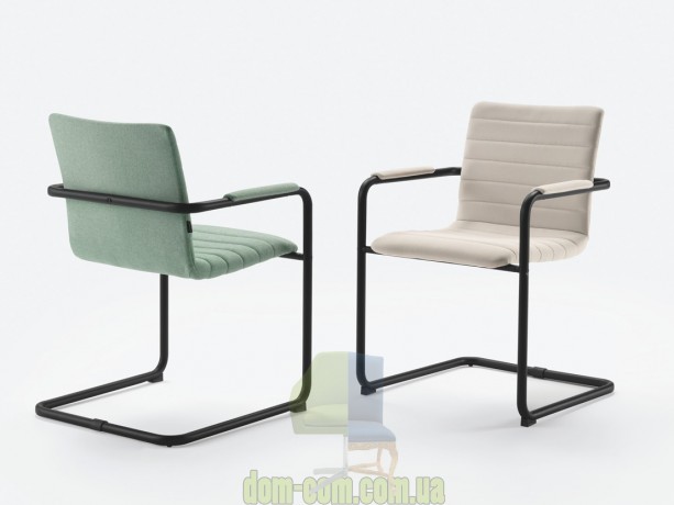 Мягкое офисное кресло на скобе Smart Sem Milani