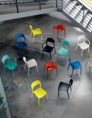 Яркий стул из пластика Bontempi Casa Gipsy