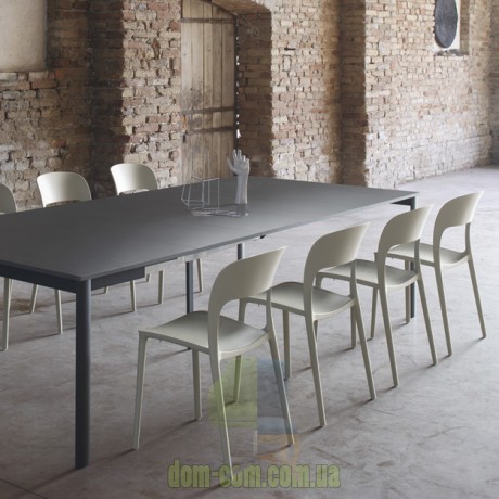 Яркий стул из пластика Bontempi Casa Gipsy