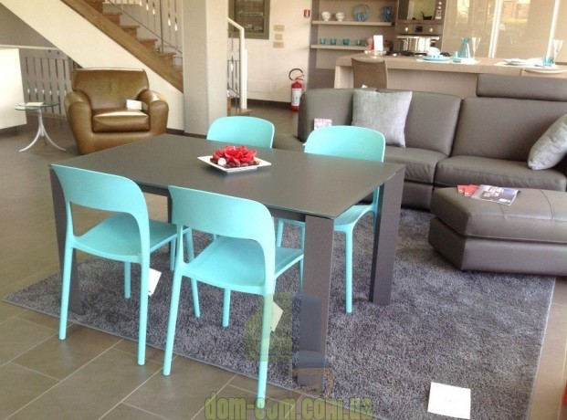 Яркий стул из пластика Bontempi Casa Gipsy