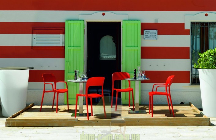 Яркий стул из пластика Bontempi Casa Gipsy