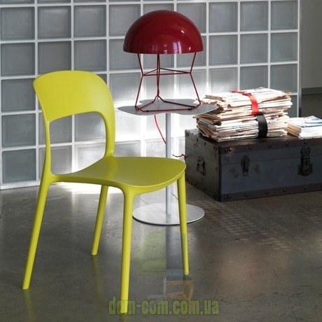 Яркий стул из пластика Bontempi Casa Gipsy