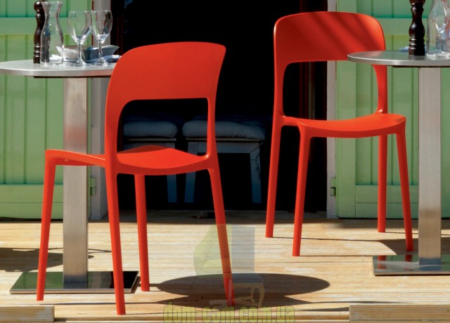 Яркий стул из пластика Bontempi Casa Gipsy