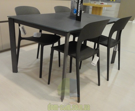 Яркий стул из пластика Bontempi Casa Gipsy