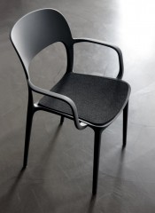 Яркий стул с подлокотниками из полипропилена Bontempi Casa Gipsy