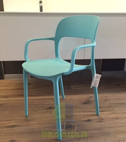 Яркий стул с подлокотниками из полипропилена Bontempi Casa Gipsy