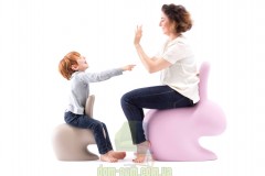 Дизайнерский интерьерный стул Rabbit Chair Qeeboo розовый