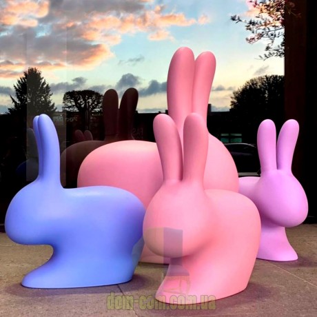 Дизайнерский интерьерный стул Rabbit Chair Qeeboo розовый