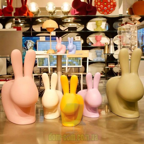 Дизайнерский интерьерный стул Rabbit Chair Qeeboo розовый