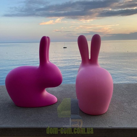 Дизайнерский интерьерный стул Rabbit Chair Qeeboo розовый