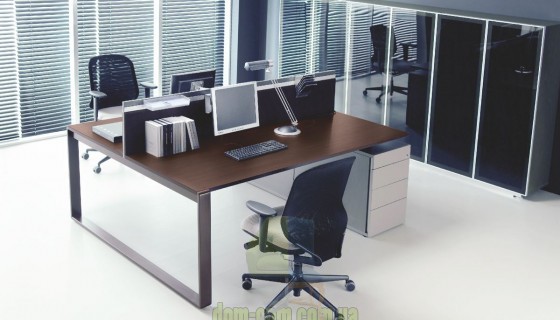 Письменный офисный стол Balma Mixt