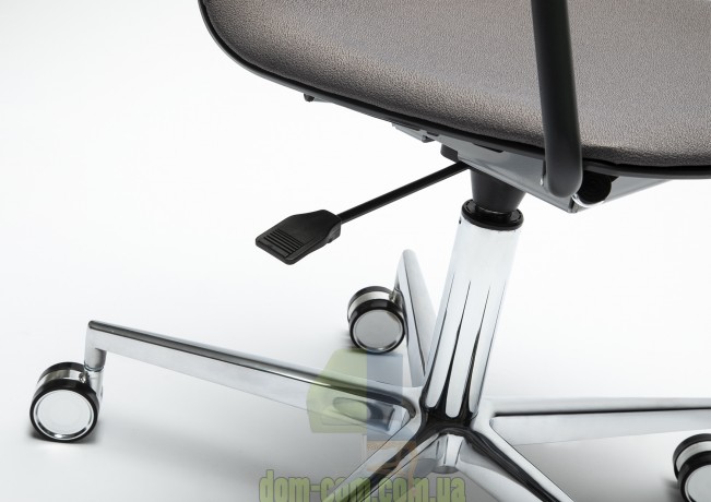 Поворотный стул на роликах Mara Mia 3300