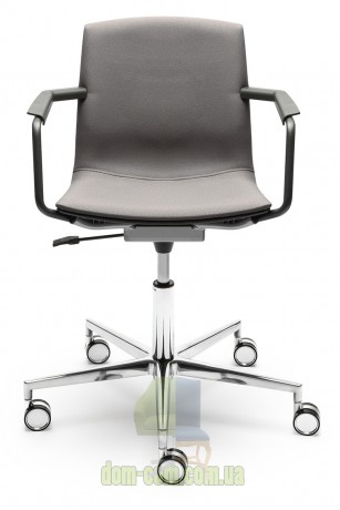 Поворотный стул на роликах Mara Mia 3300