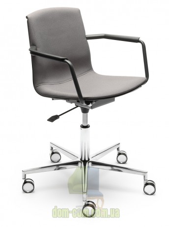 Поворотный стул на роликах Mara Mia 3300