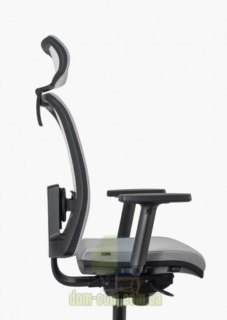 Кресло офисное с подголовником Cometa Sem Milani