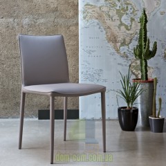 Дизайнерский стул с ножками в ткани или коже Bontempi Nata