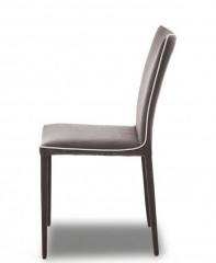 Дизайнерский стул с ножками в ткани или коже Bontempi Nata