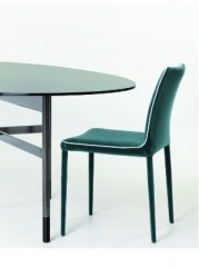 Дизайнерский стул с ножками в ткани или коже Bontempi Nata