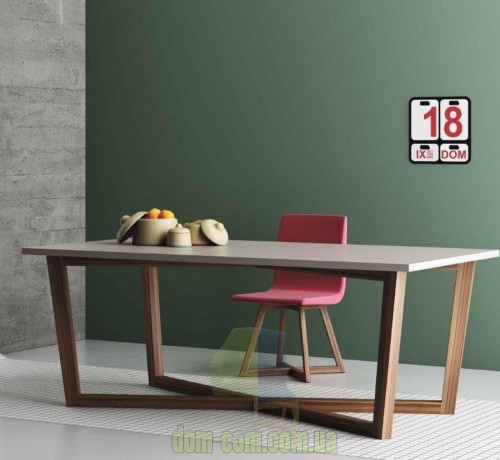 Стул на устойчивой деревянной опоре Feng Shui Imperial Line