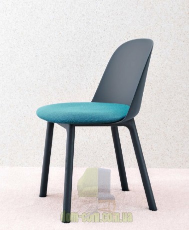 Дизайнерский стул обтекаемой формы на деревянных ногах Miniforms Mariolina