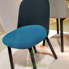 Дизайнерский стул обтекаемой формы на деревянных ногах Miniforms Mariolina