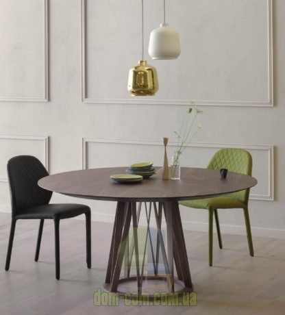 Обеденный стол на оригинальной деревянной базе Miniforms Acco