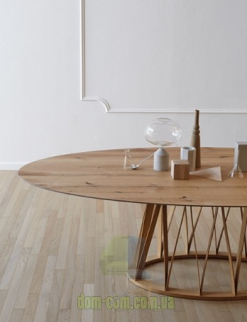 Обеденный стол на оригинальной деревянной базе Miniforms Acco