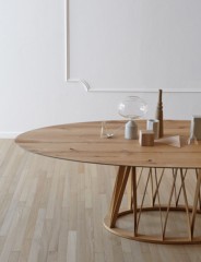 Обеденный стол на оригинальной деревянной базе Miniforms Acco