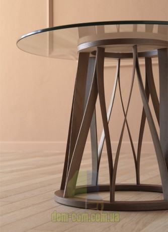 Обеденный стол на оригинальной деревянной базе Miniforms Acco