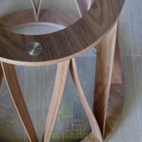 Обеденный стол на оригинальной деревянной базе Miniforms Acco